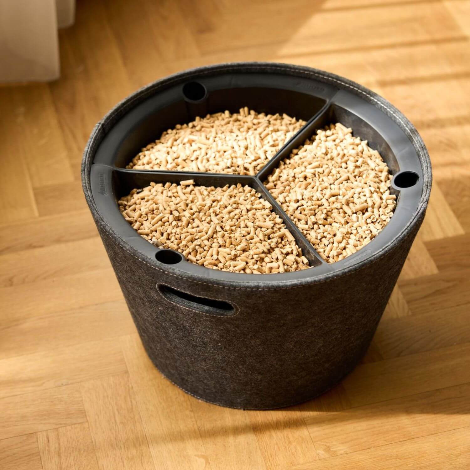 aduro-p1-korbset-f-r-holzpellets-filz-grau-2-in-1 image 2