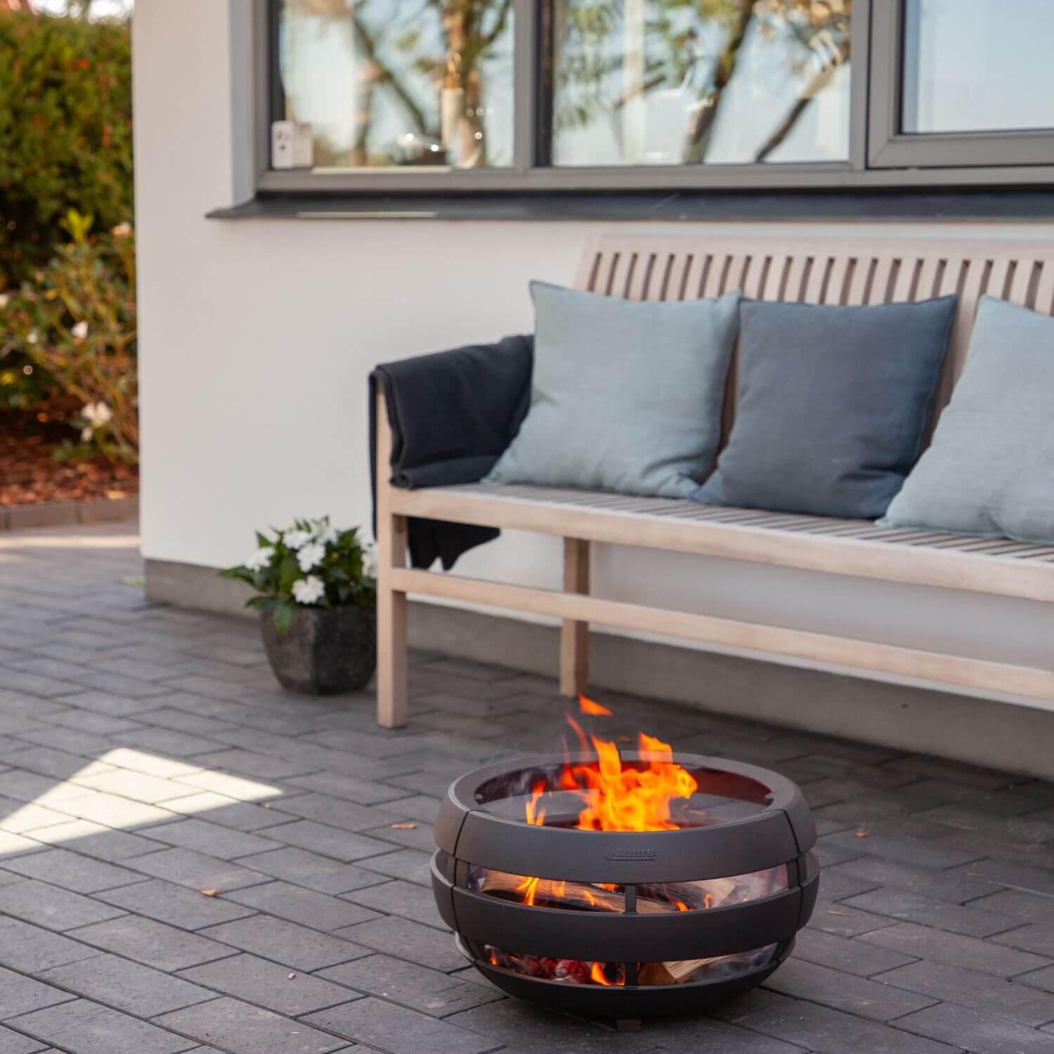 aduro-feuerschale-gusseisen-rund-mit-grillrost image 3
